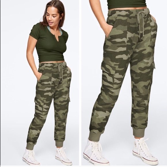 PINK Victoria's Secret Pants - VS PINK Cargo  jogger 🏃‍♀️ sweat pants 👖